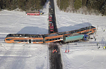 В Эстонии грузовик столкнул с рельсов пассажирский поезд (фото)